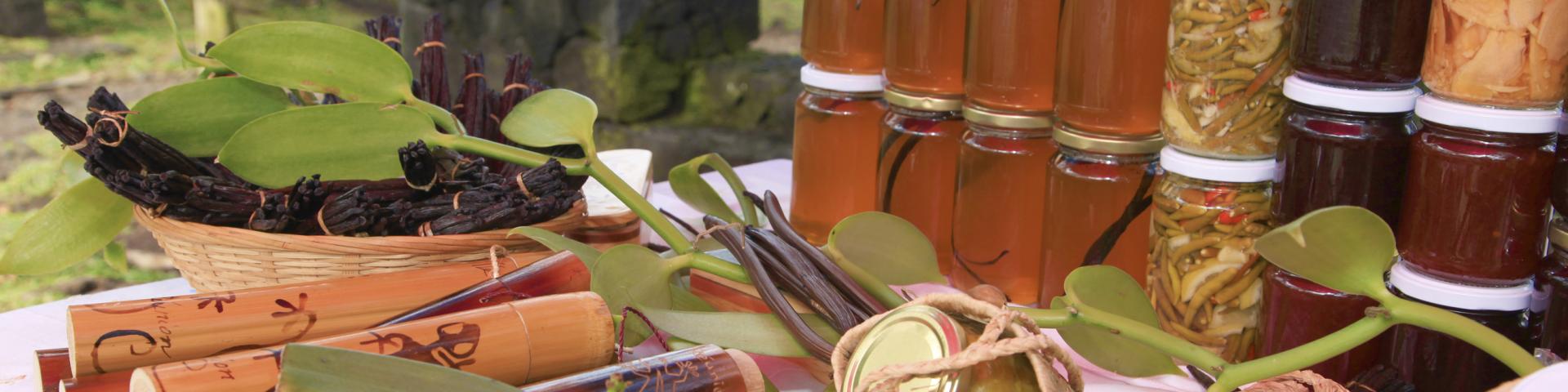 Artisanat Produits Pays Saint Philippe Credit Irt Emmanuel Virin.jpg