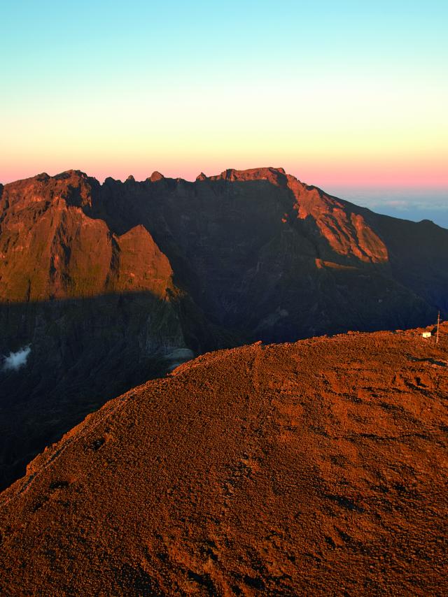 Piton des Neiges à La Réunion le toit de l’océan Indien