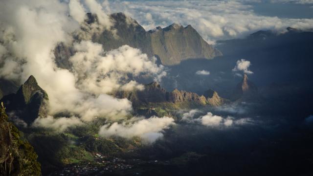 Piton Des Neiges Ile De La Reunion.jpg