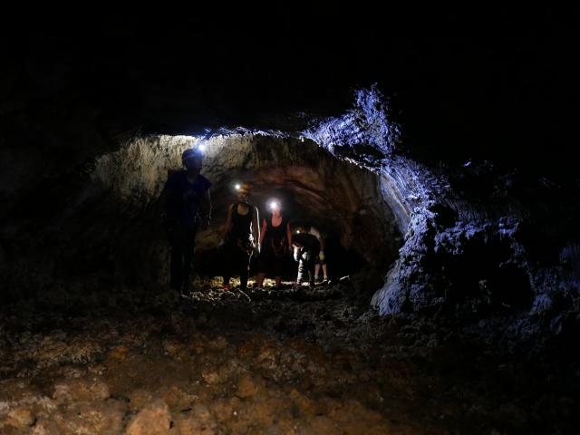 Ricaric Tunnel De Lave 3 Cote Ouest.jpg