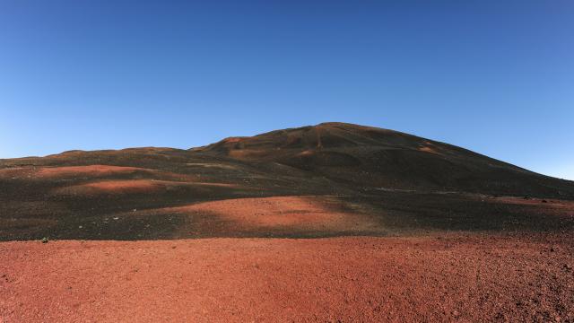 Volcan Plaine Des Sables33 Credit Irt Serge Gelabert Dts 12 2014.jpg