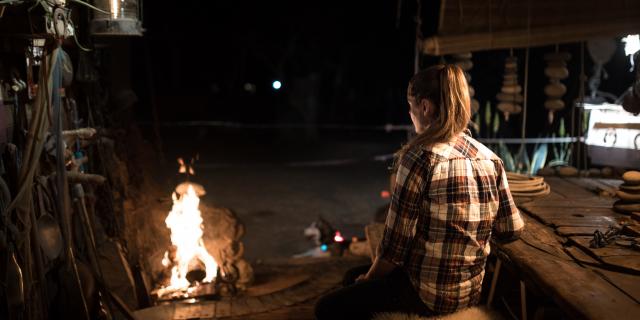 Expérience La savane à cheval: ambiance far-west . Moment d'échanges en début de soirée, autour d'un feu.