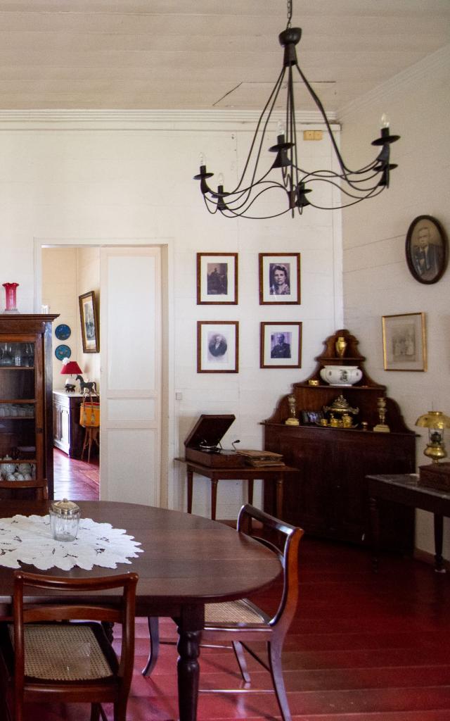 Bienvenue au domaine de Beaubassin: décoration de la salle à manger