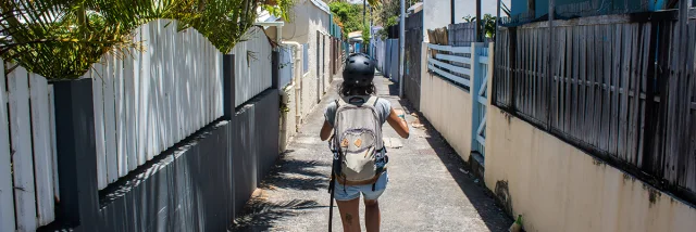 Expérience Escapade en trottinette électrique à La Réunion - Irt@Ze Caillou dt janv 2035 - Dans les ruelles de Terre -Sainte